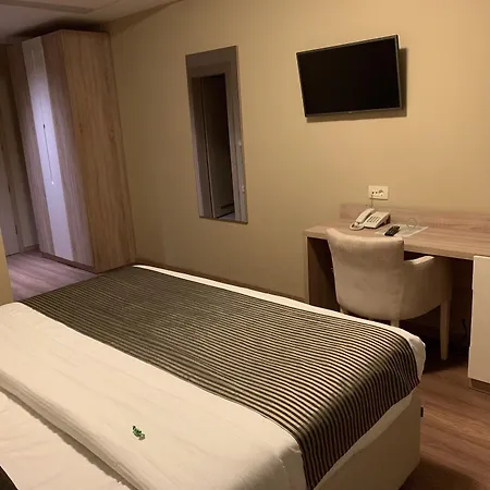 Leone Hotel 4*