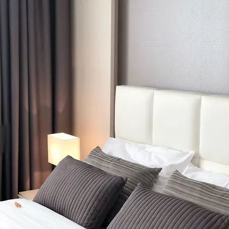 Leone Hotel