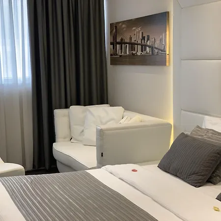 Leone Hotel